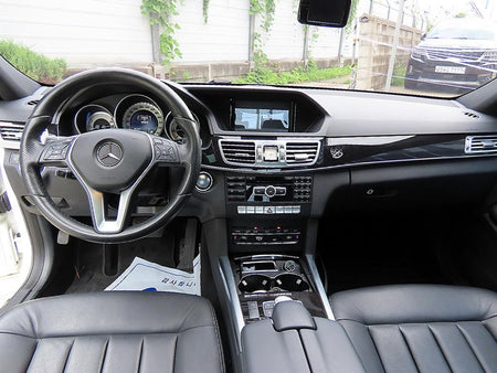 Mercedes-Benz E-Class — photo 07