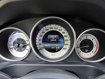 Mercedes-Benz E-Class — photo 09