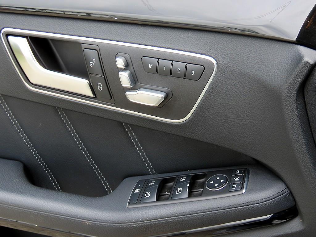 Mercedes-Benz E-Class — photo 11