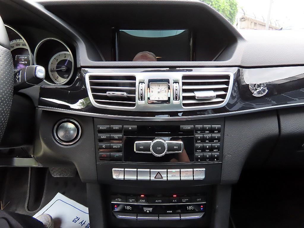 Mercedes-Benz E-Class — photo 14