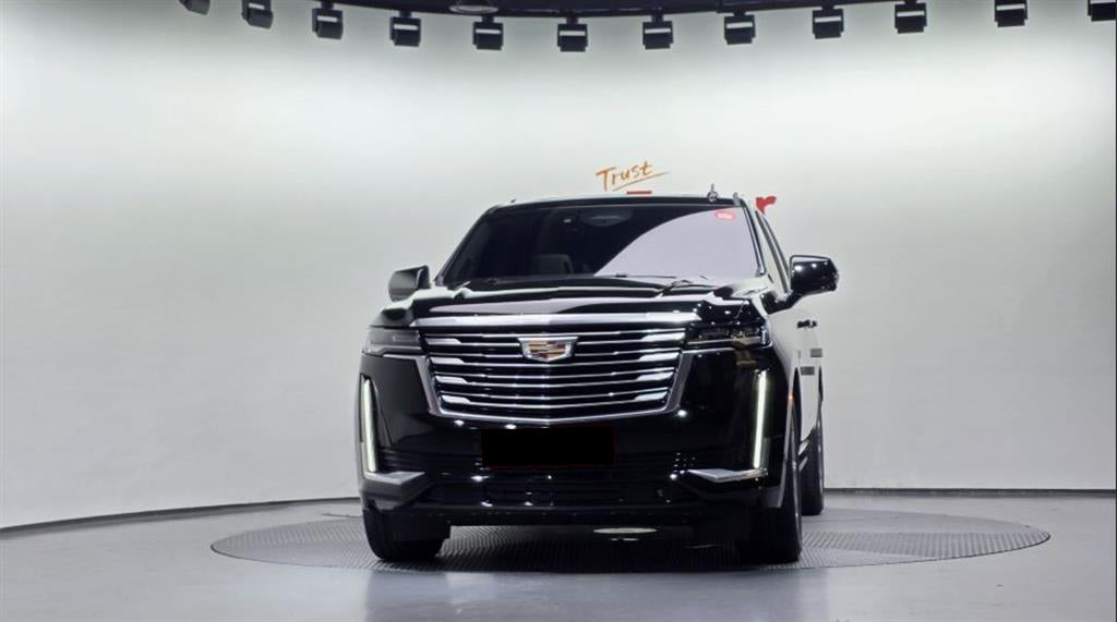 Cadillac Escalade — photo 03