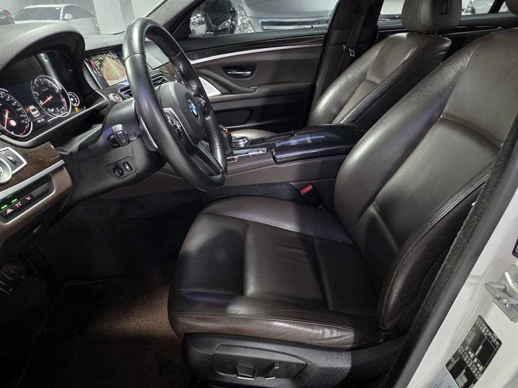 BMW 5-Series — photo 07