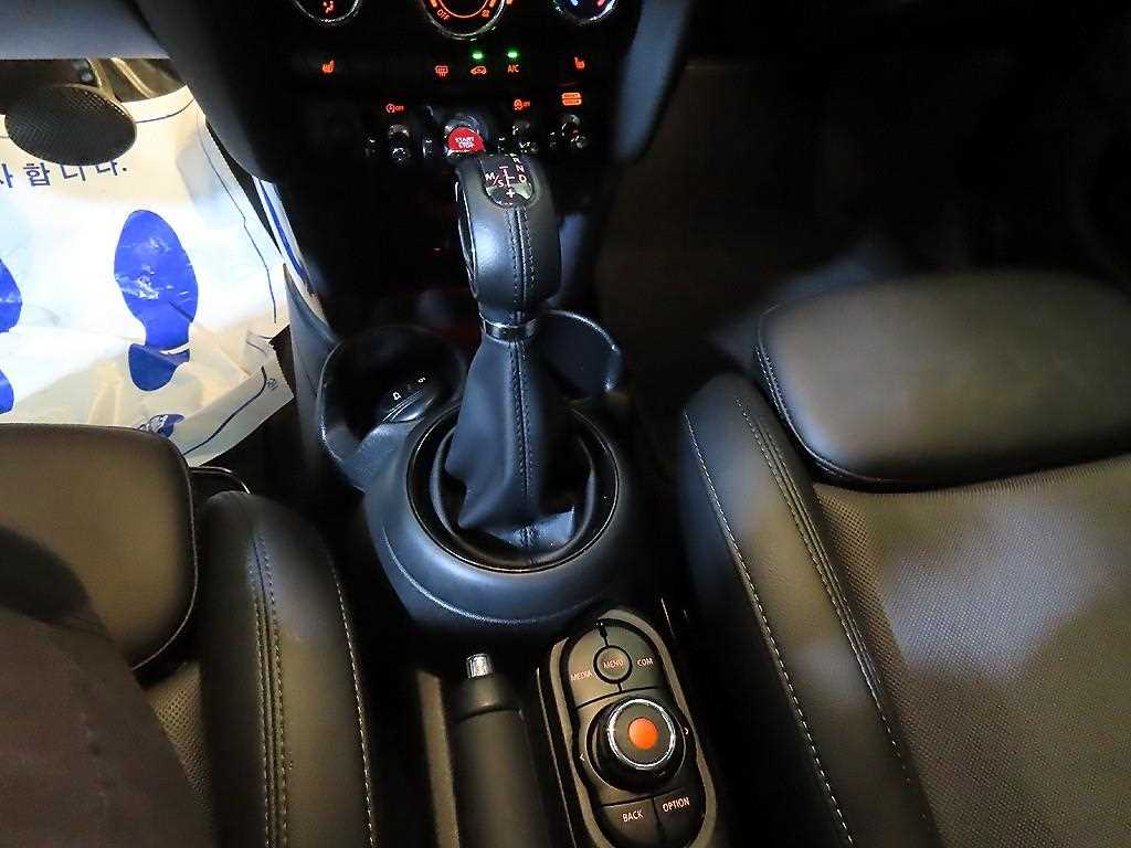 Mini Cooper — photo 12