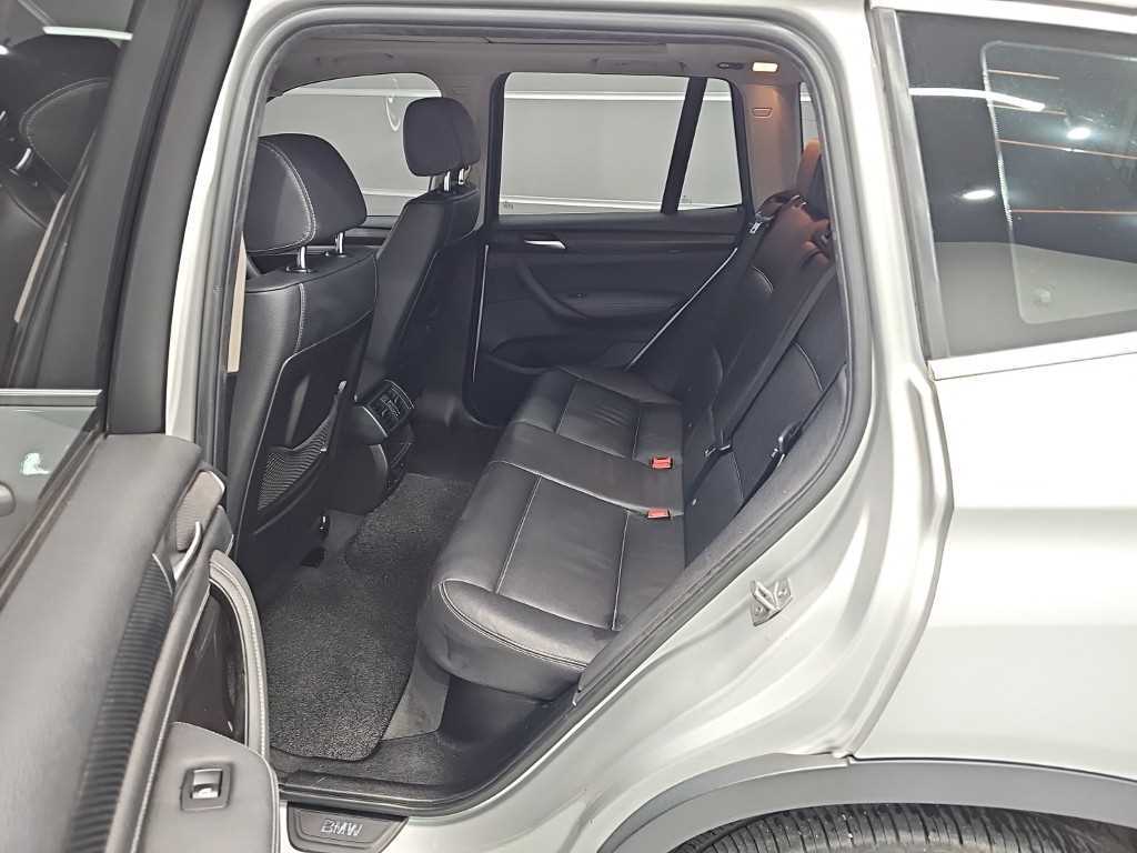 BMW X3 — photo 12