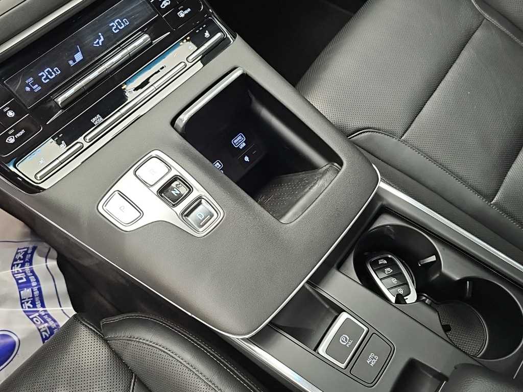 Hyundai Grandeur — photo 08
