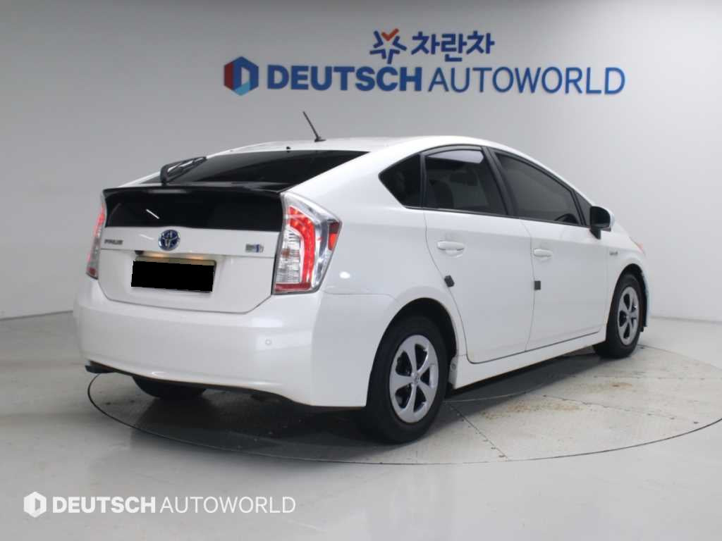 Toyota Prius — photo 02
