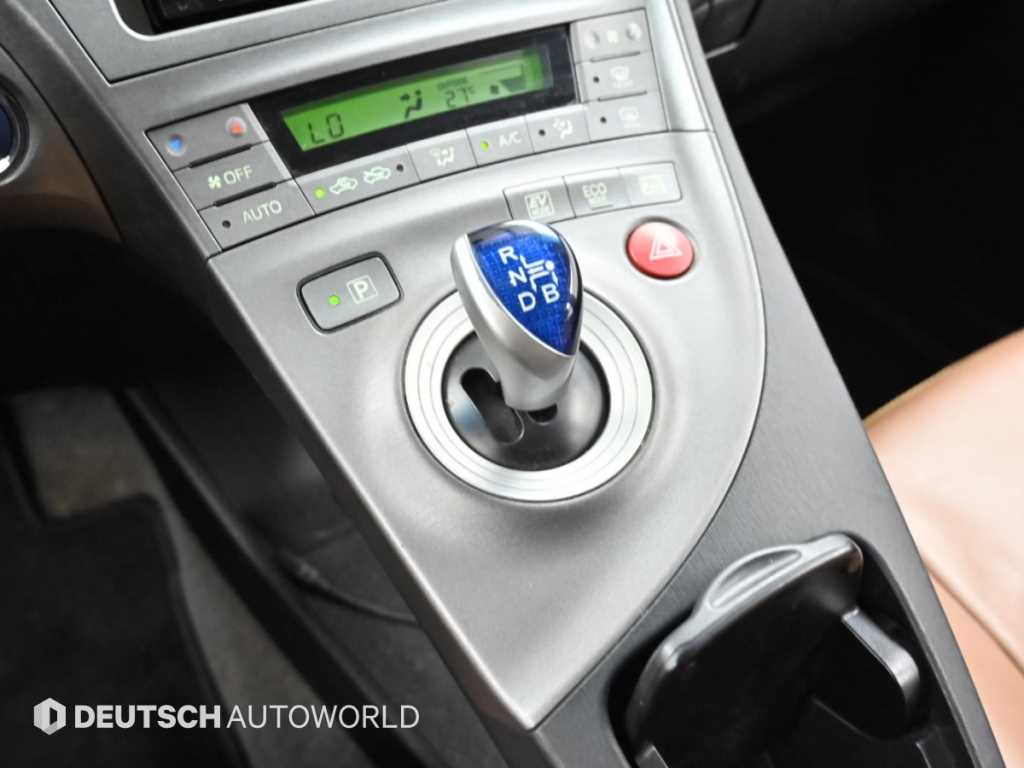 Toyota Prius — photo 09