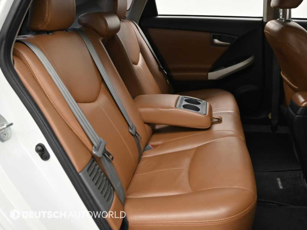 Toyota Prius — photo 12