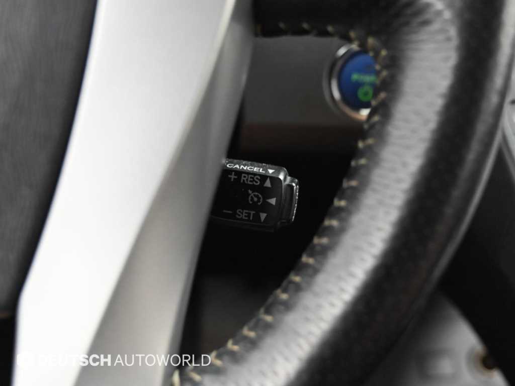 Toyota Prius — photo 16
