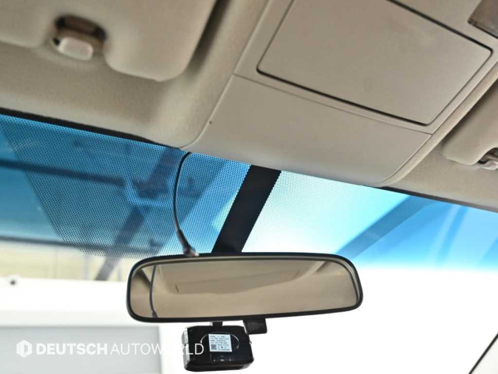 Toyota Prius — photo 18