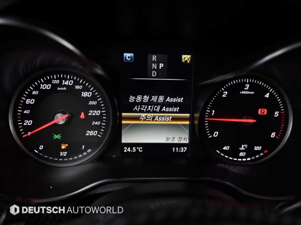 Mercedes-Benz GLC-Class — photo 17