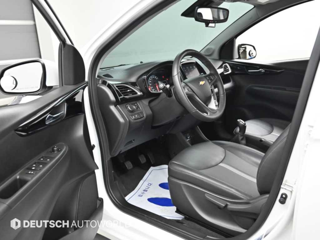 CHEVROLET Spark — photo 11