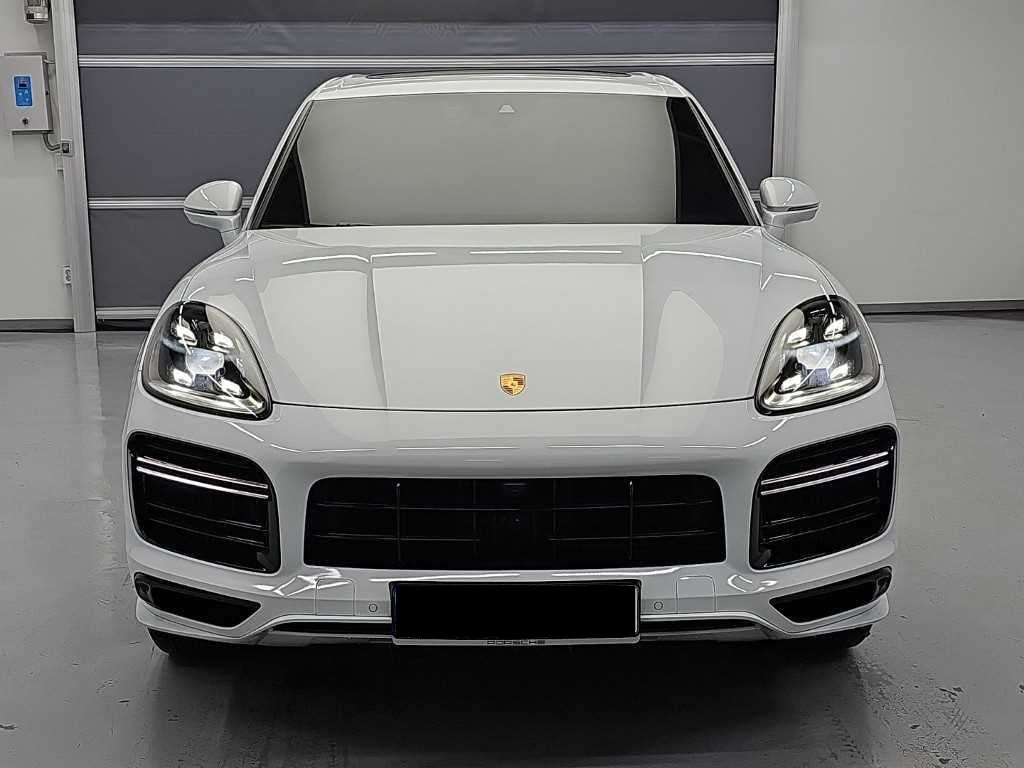 Porsche Cayenne — photo 01