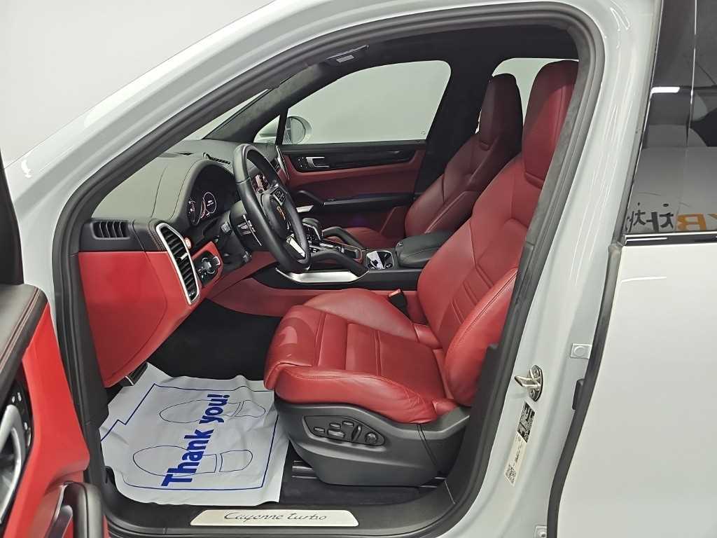 Porsche Cayenne — photo 11