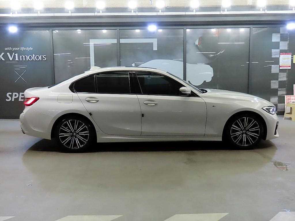 BMW 3-Series — photo 03