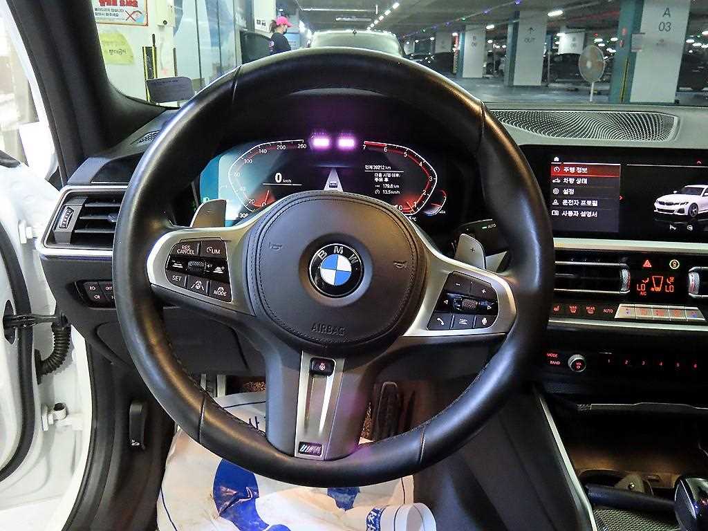 BMW 3-Series — photo 08
