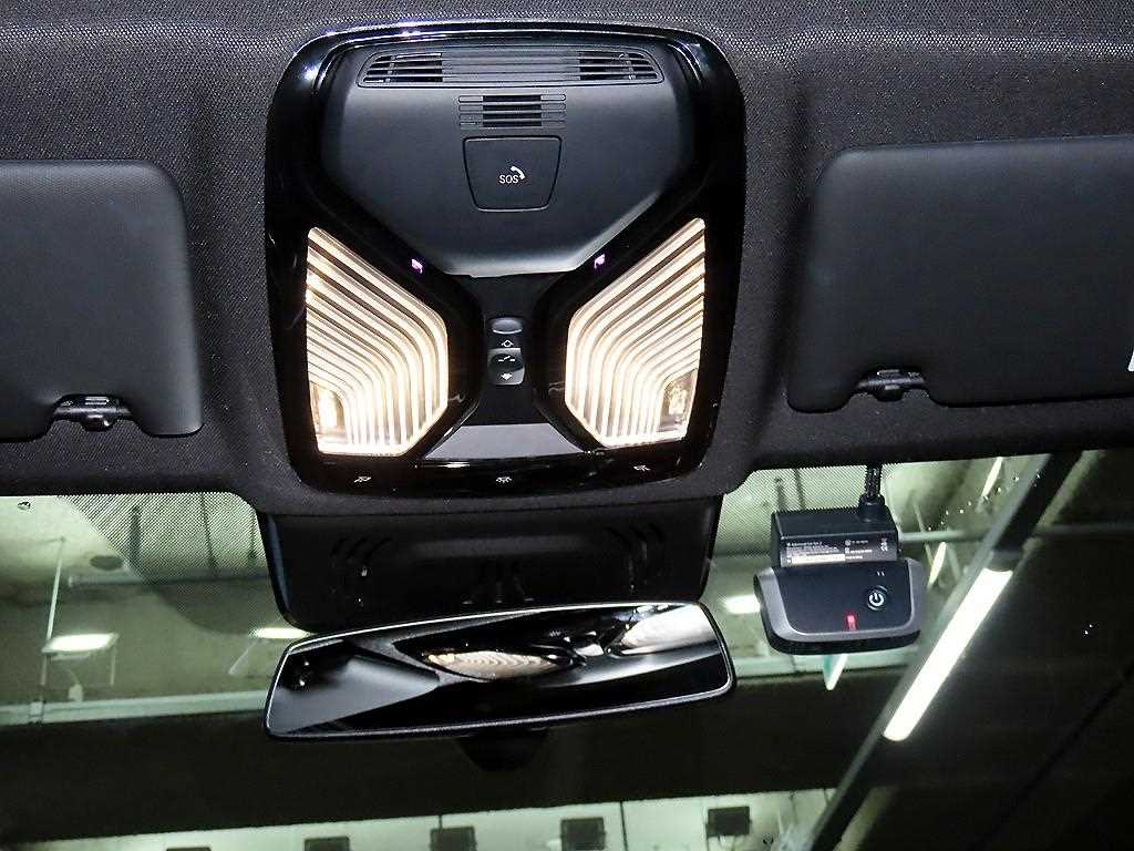 BMW 3-Series — photo 14