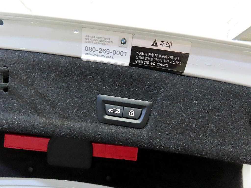 BMW 3-Series — photo 17