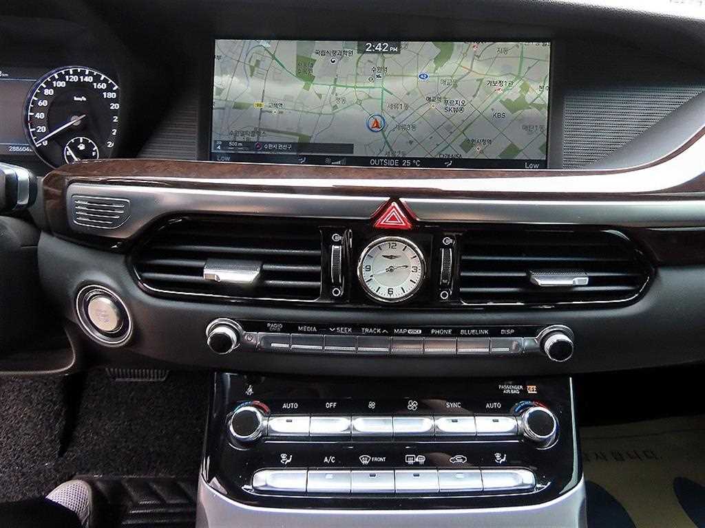 Genesis EQ900 — photo 13