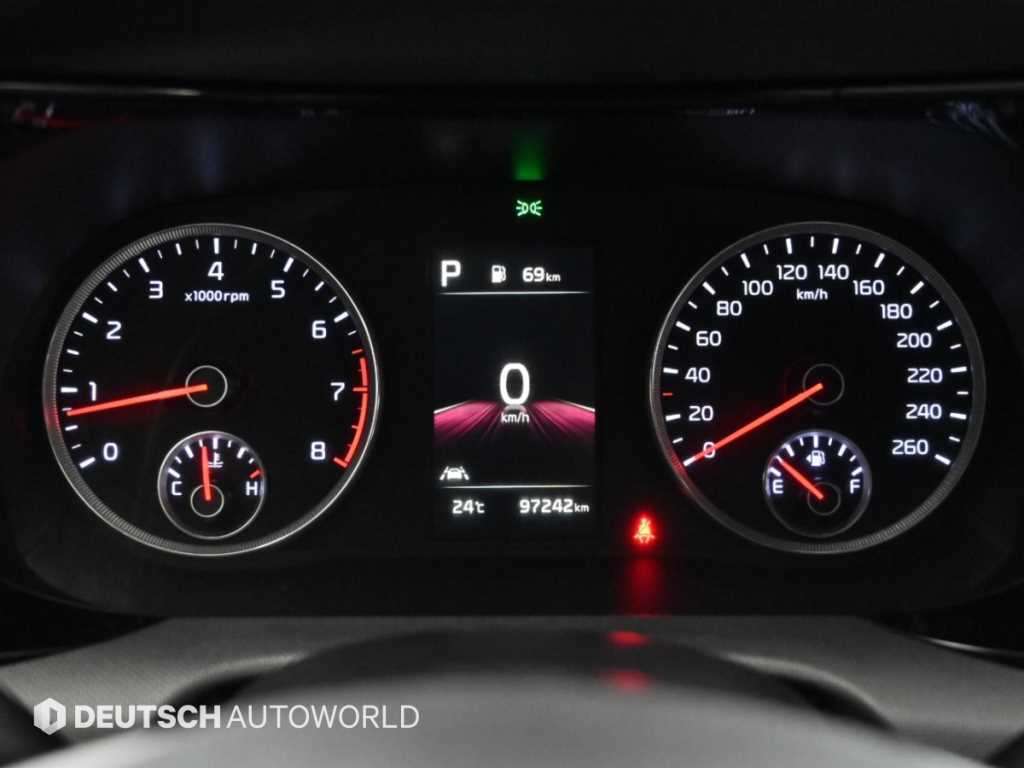 Kia K5 — photo 08