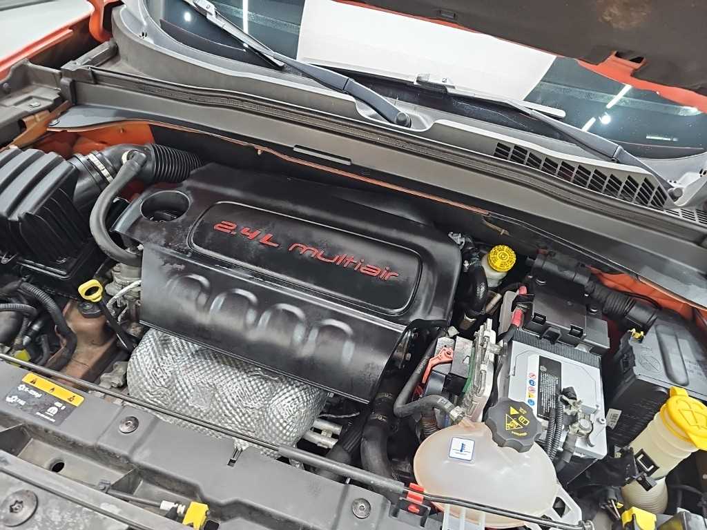 Jeep Renegade — photo 05