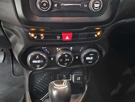 Jeep Renegade — photo 10