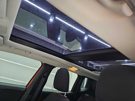 Jeep Renegade — photo 13