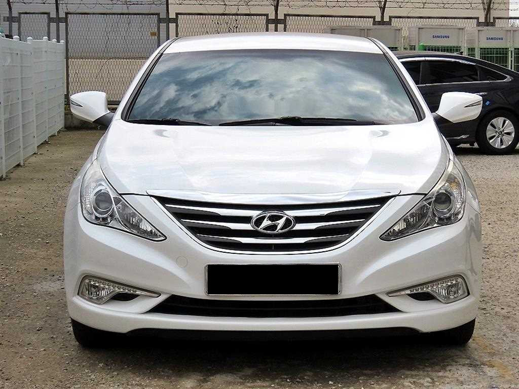 Hyundai Sonata — photo 01