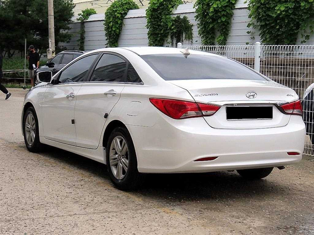 Hyundai Sonata — photo 03