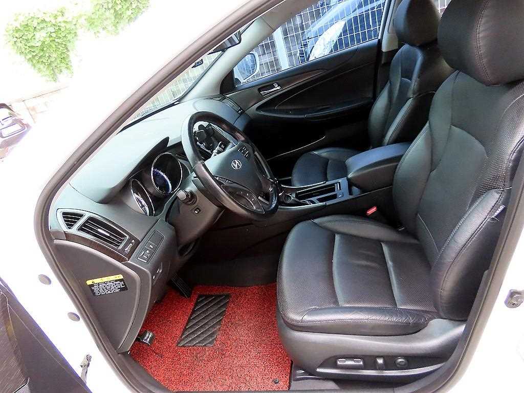 Hyundai Sonata — photo 05