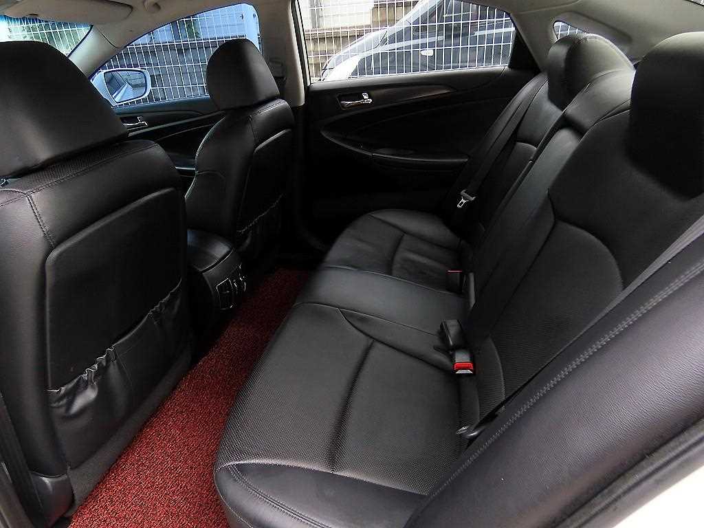 Hyundai Sonata — photo 06