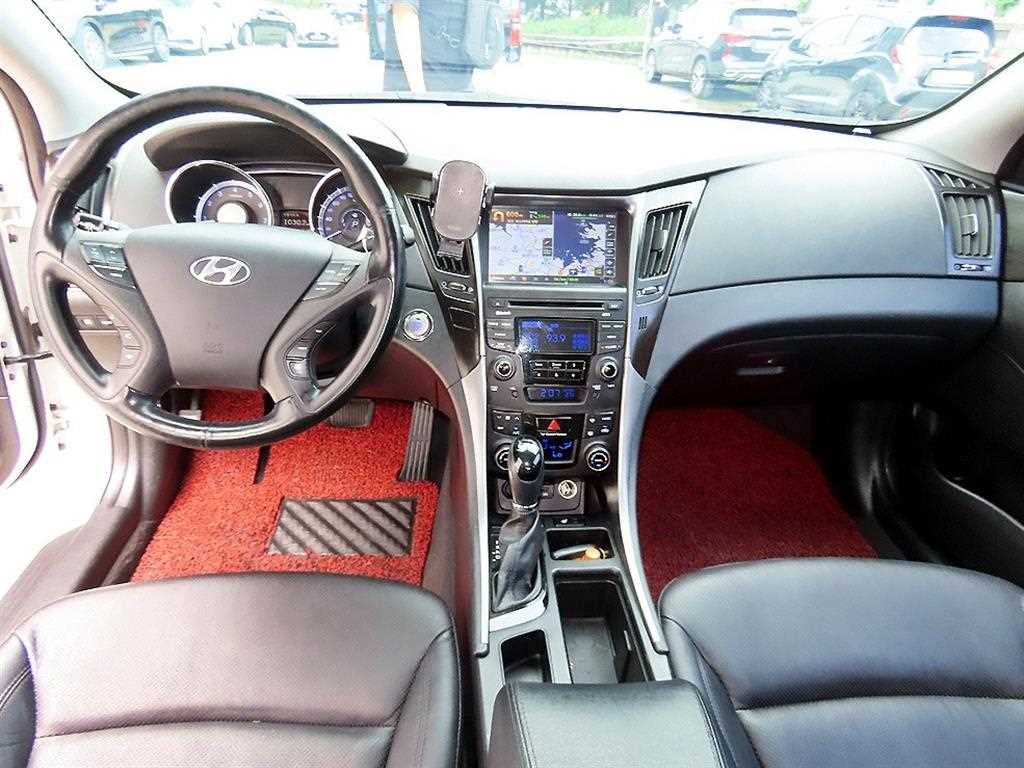Hyundai Sonata — photo 07