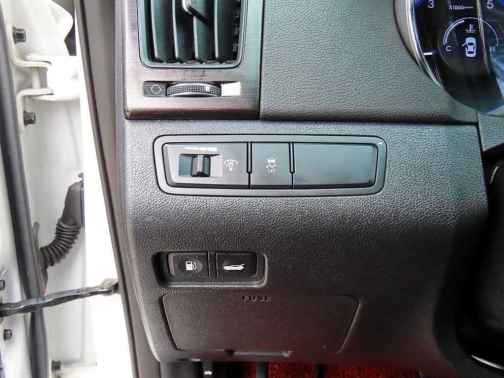 Hyundai Sonata — photo 12