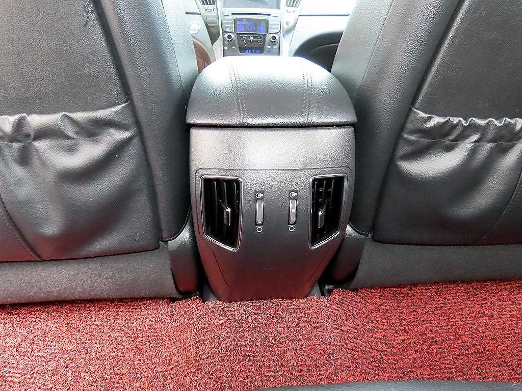 Hyundai Sonata — photo 18