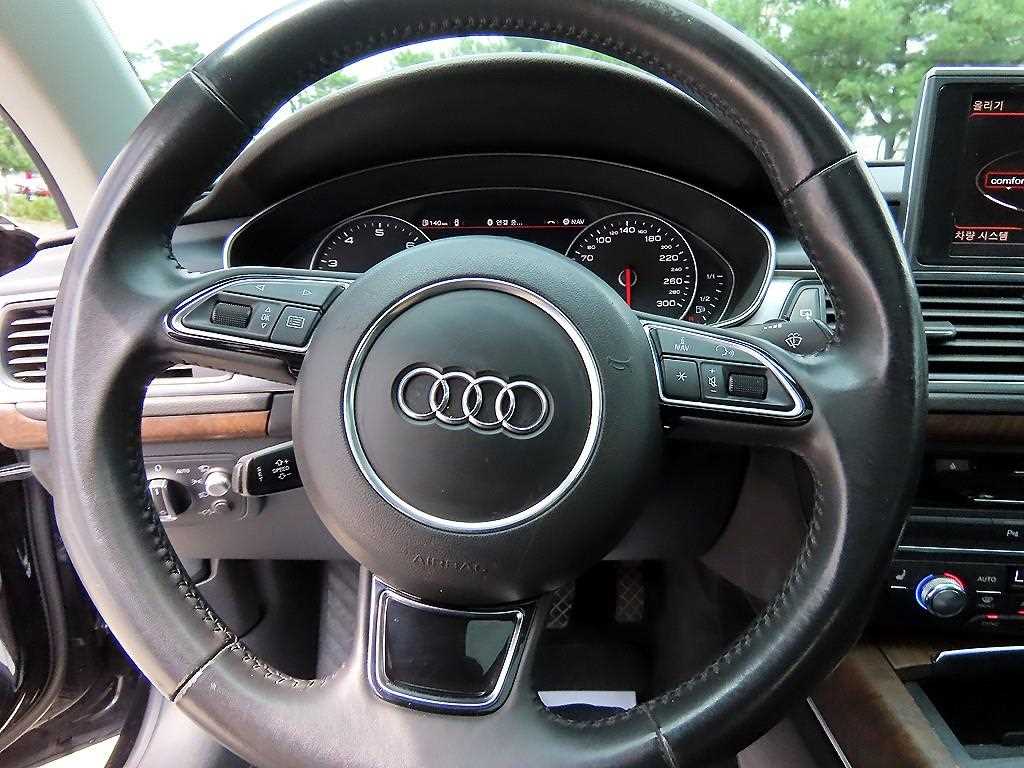 Audi A7 — photo 08