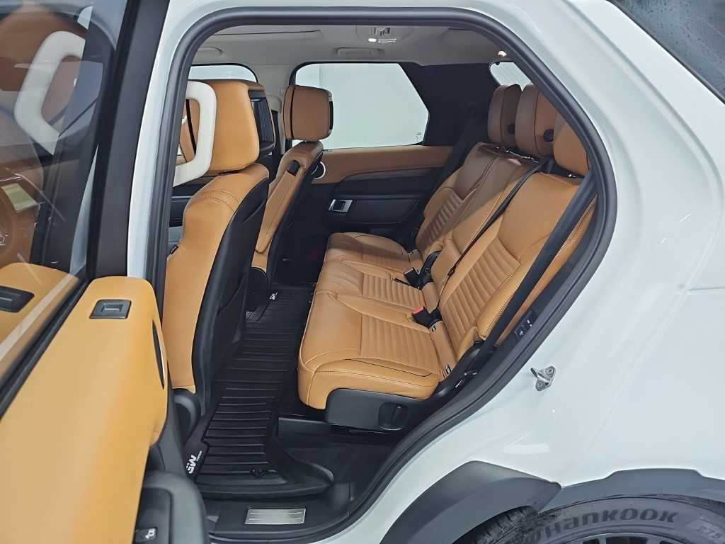 Land Rover Discovery — photo 12