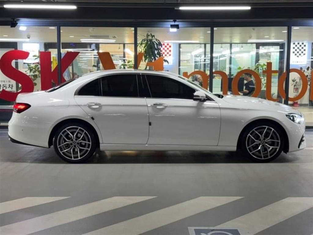 Mercedes-Benz E-Class — photo 03