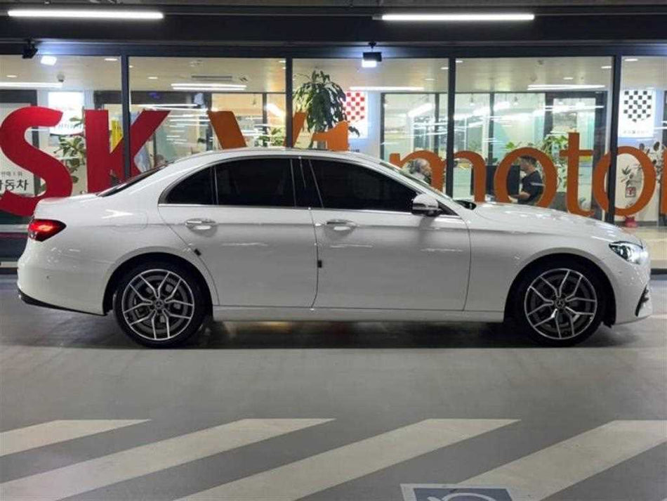 Mercedes-Benz E-Class — photo 03