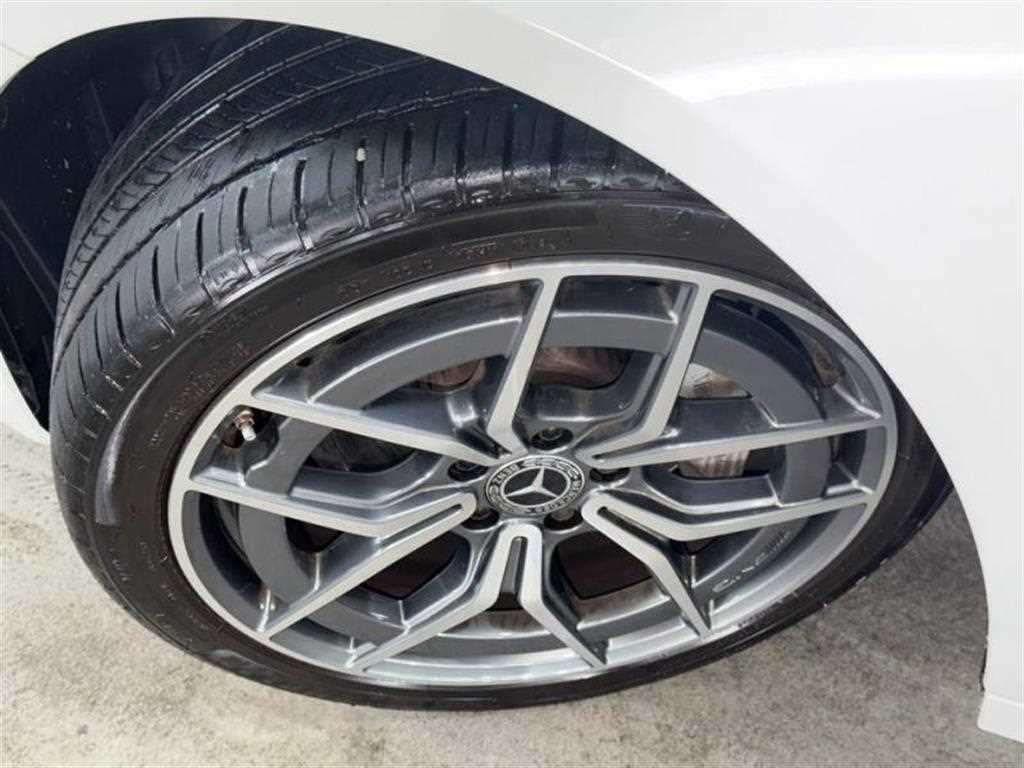 Mercedes-Benz E-Class — photo 18