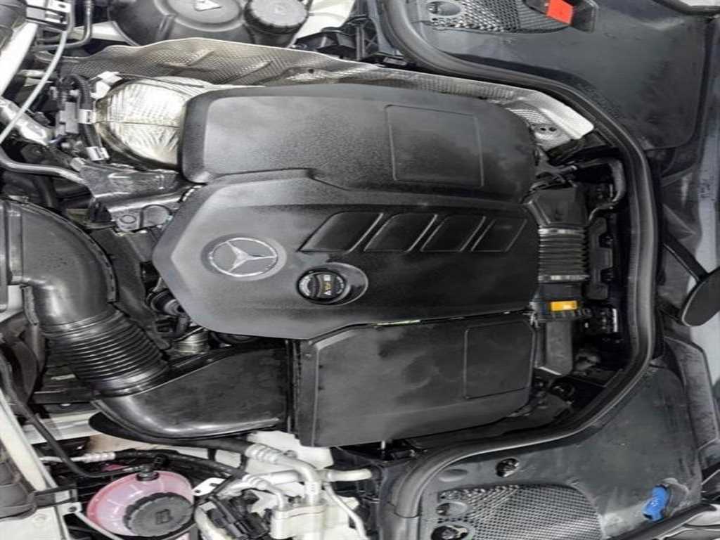 Mercedes-Benz E-Class — photo 19
