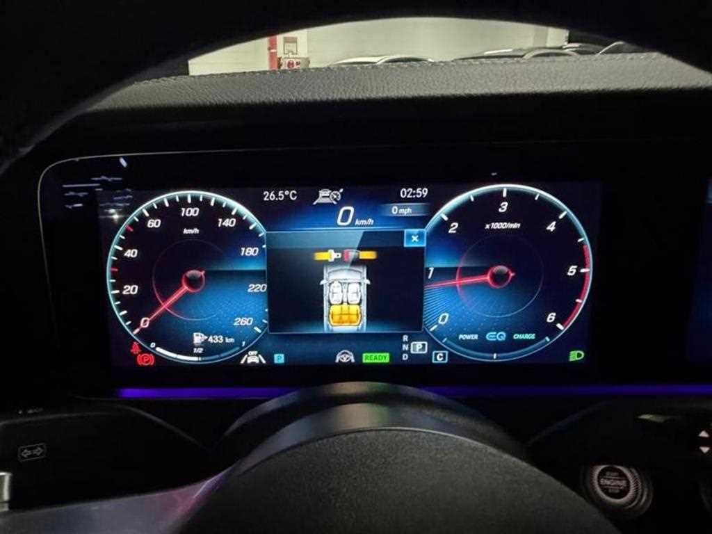 Mercedes-Benz E-Class — photo 20