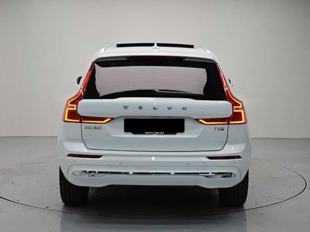 Volvo XC60 — photo 03