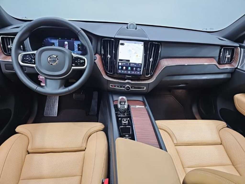 Volvo XC60 — photo 07