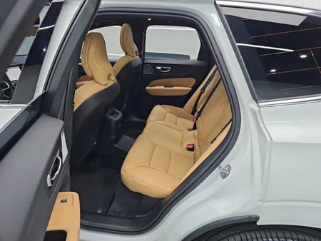 Volvo XC60 — photo 12