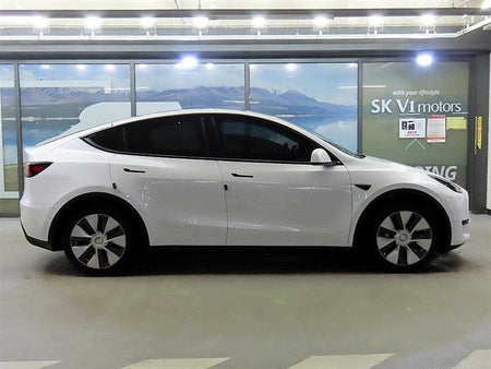 Tesla Model Y — photo 03