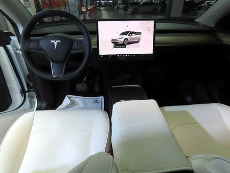 Tesla Model Y — photo 10