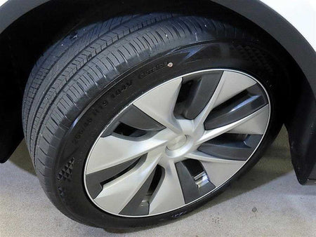 Tesla Model Y — photo 20