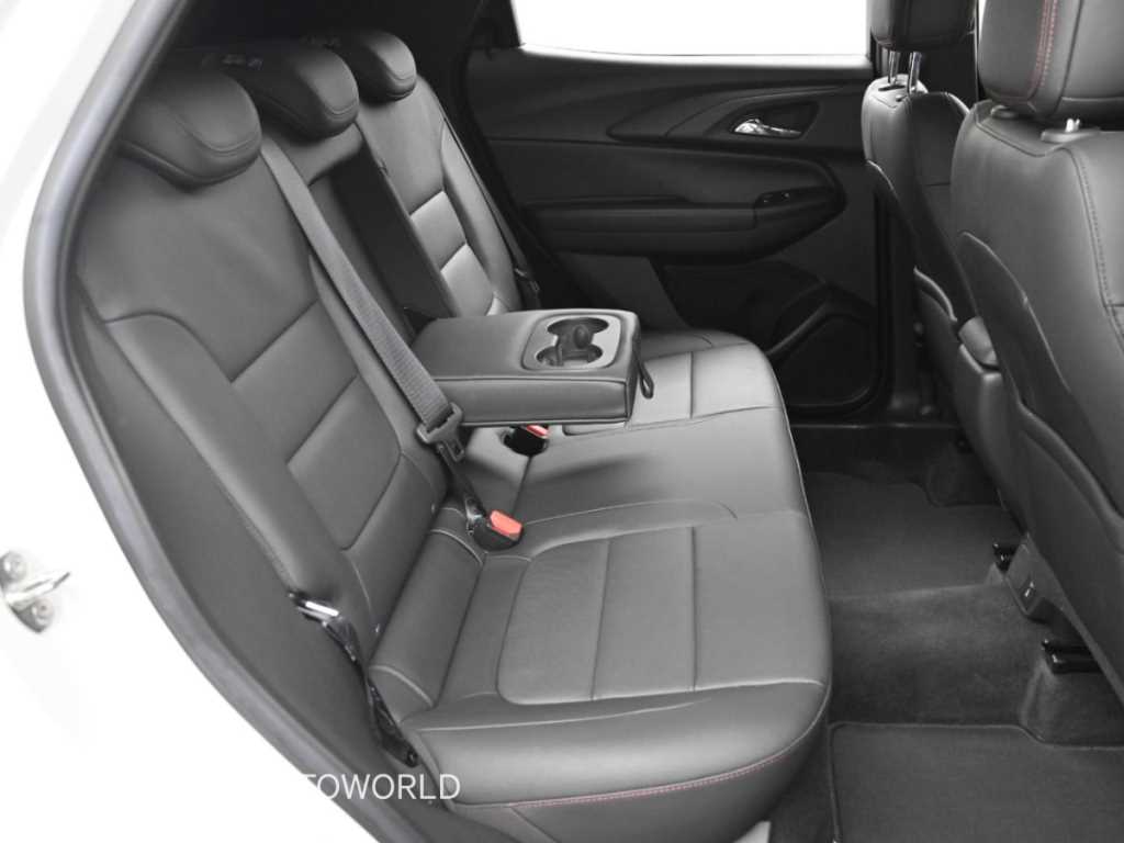 CHEVROLET Trailblazer — photo 12