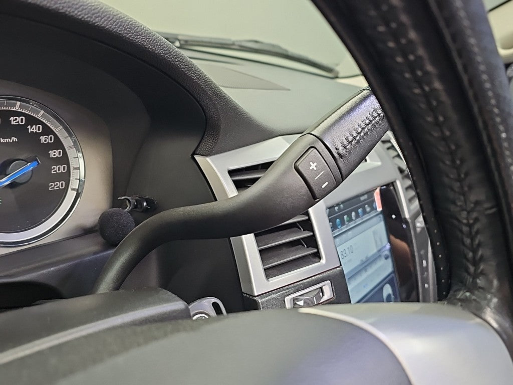Cadillac Escalade — photo 08