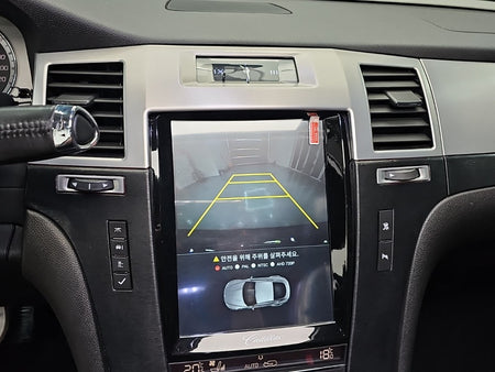 Cadillac Escalade — photo 16
